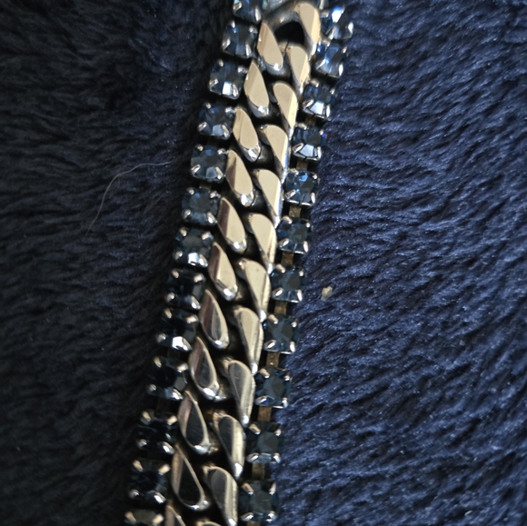 Choker style necklace, blue crystals with silver metal snakestyle - Picture 3 of 6